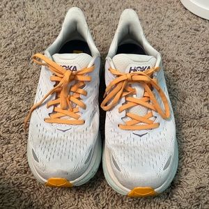 Size 8.5 hokas